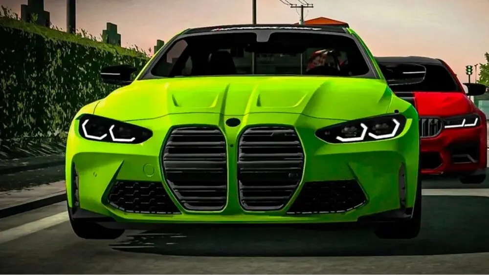 Car Parking Multiplayer, primo piano di un'auto verde personalizzata su strada cittadina